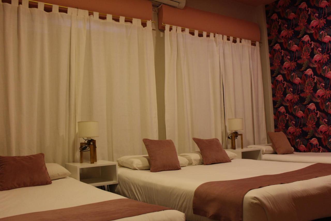 City Hotel Posadas Bagian luar foto