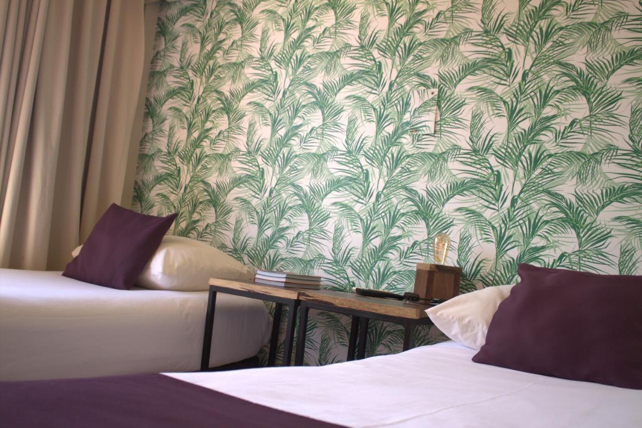 City Hotel Posadas Bagian luar foto
